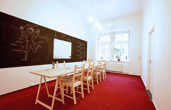 <p>FIRST FLOOR ROOM 3 </p>